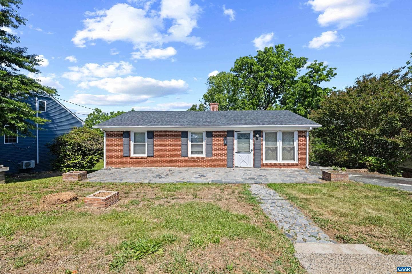 837 Ridge St photo 3