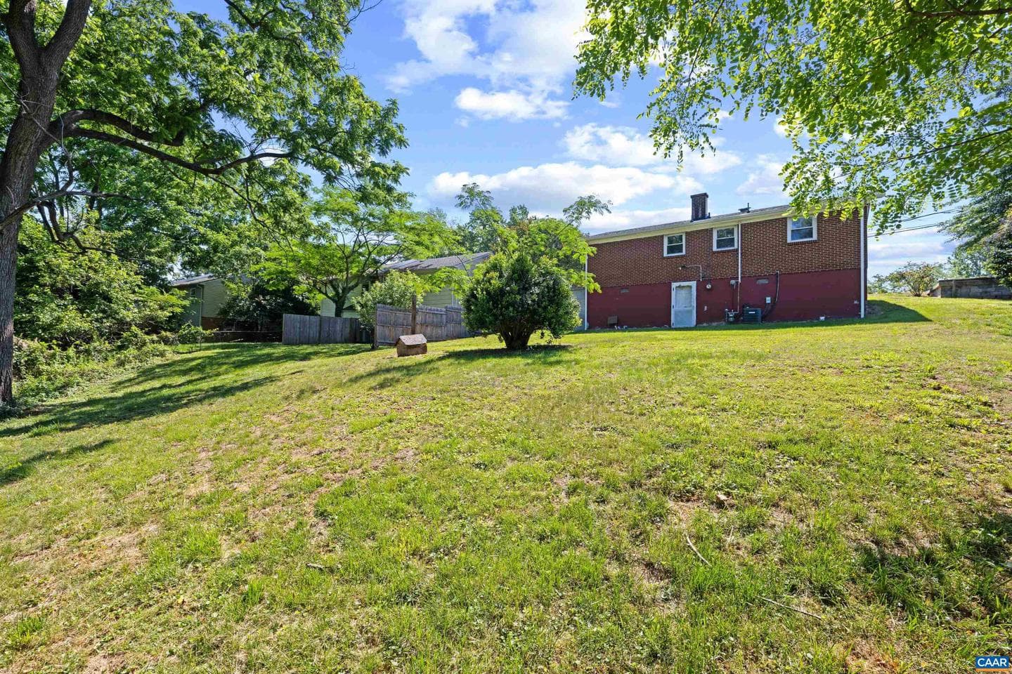 837 Ridge St photo 36