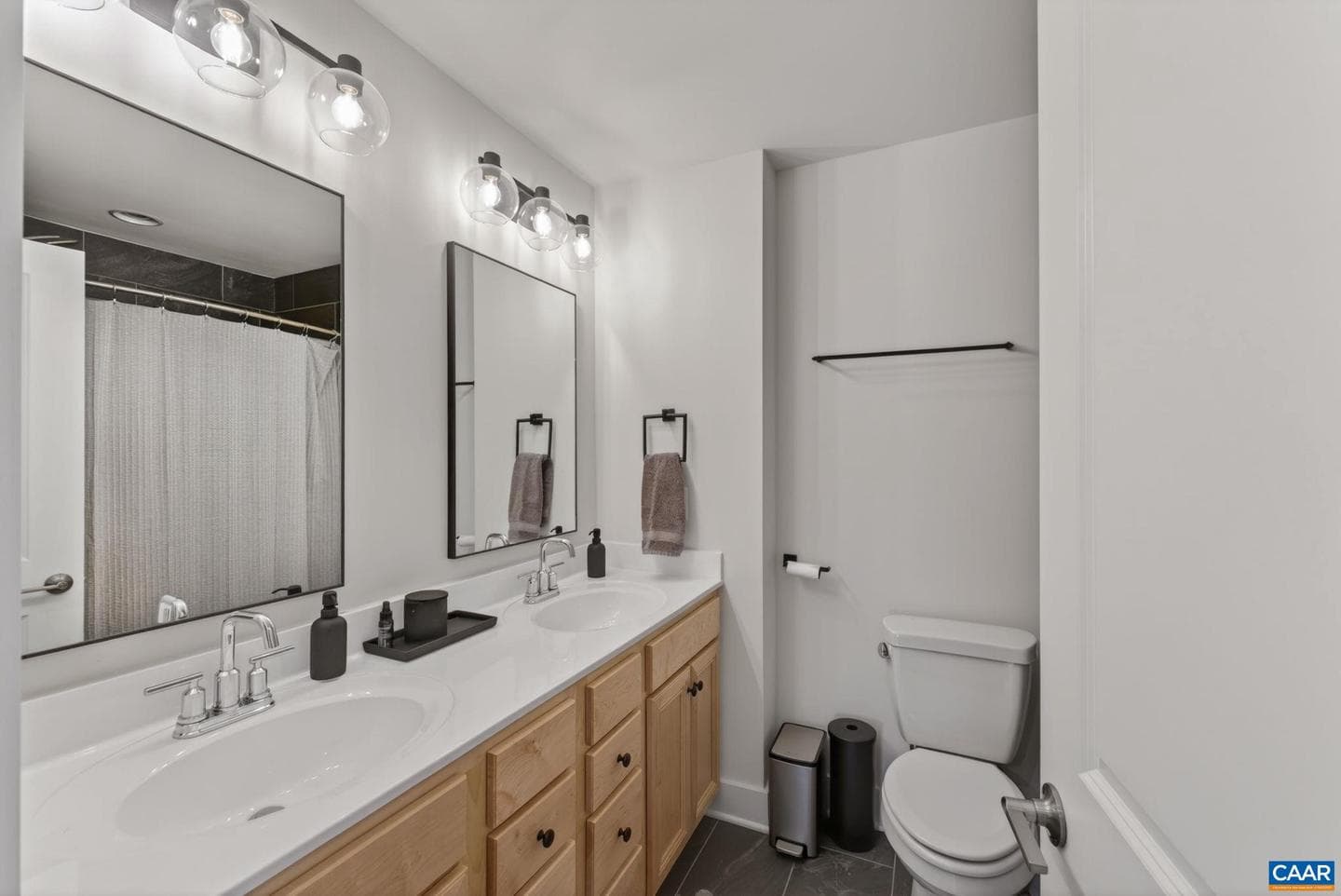 2264 Fowler Cir photo 25