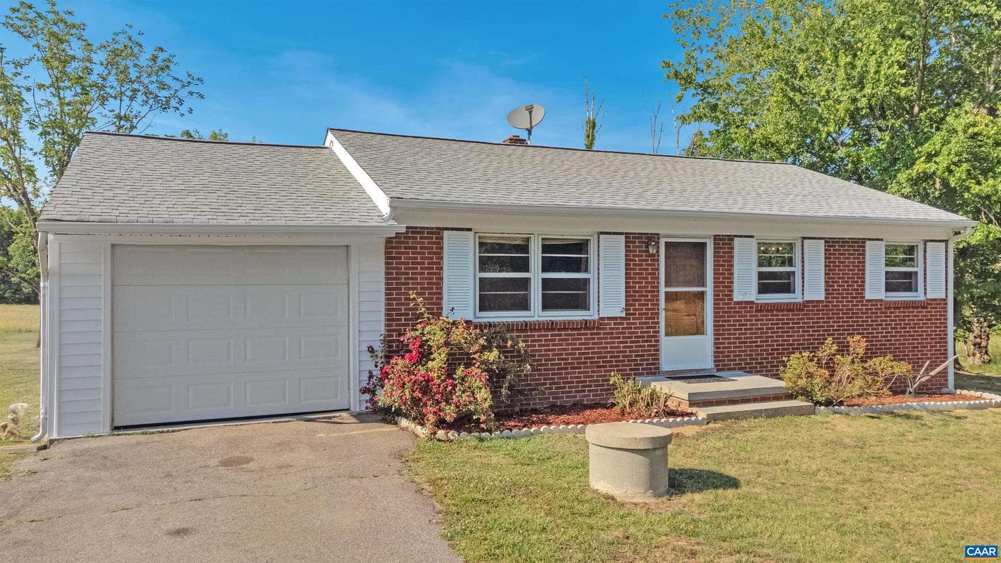 712 Fredericks Hall Rd, Bumpass