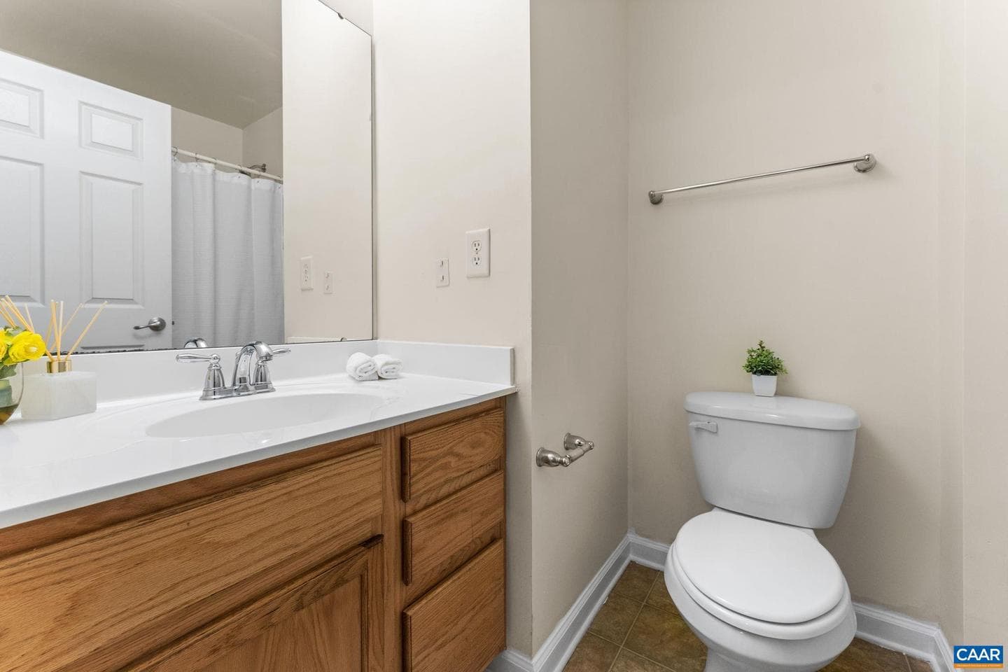72 Villa Cir photo 19