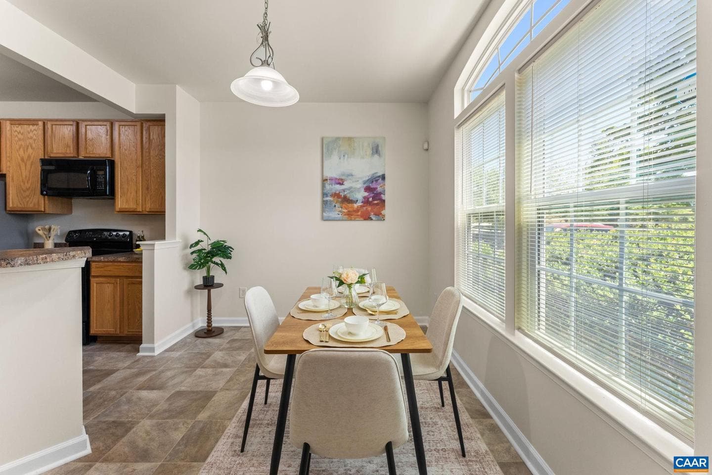 72 Villa Cir photo 6