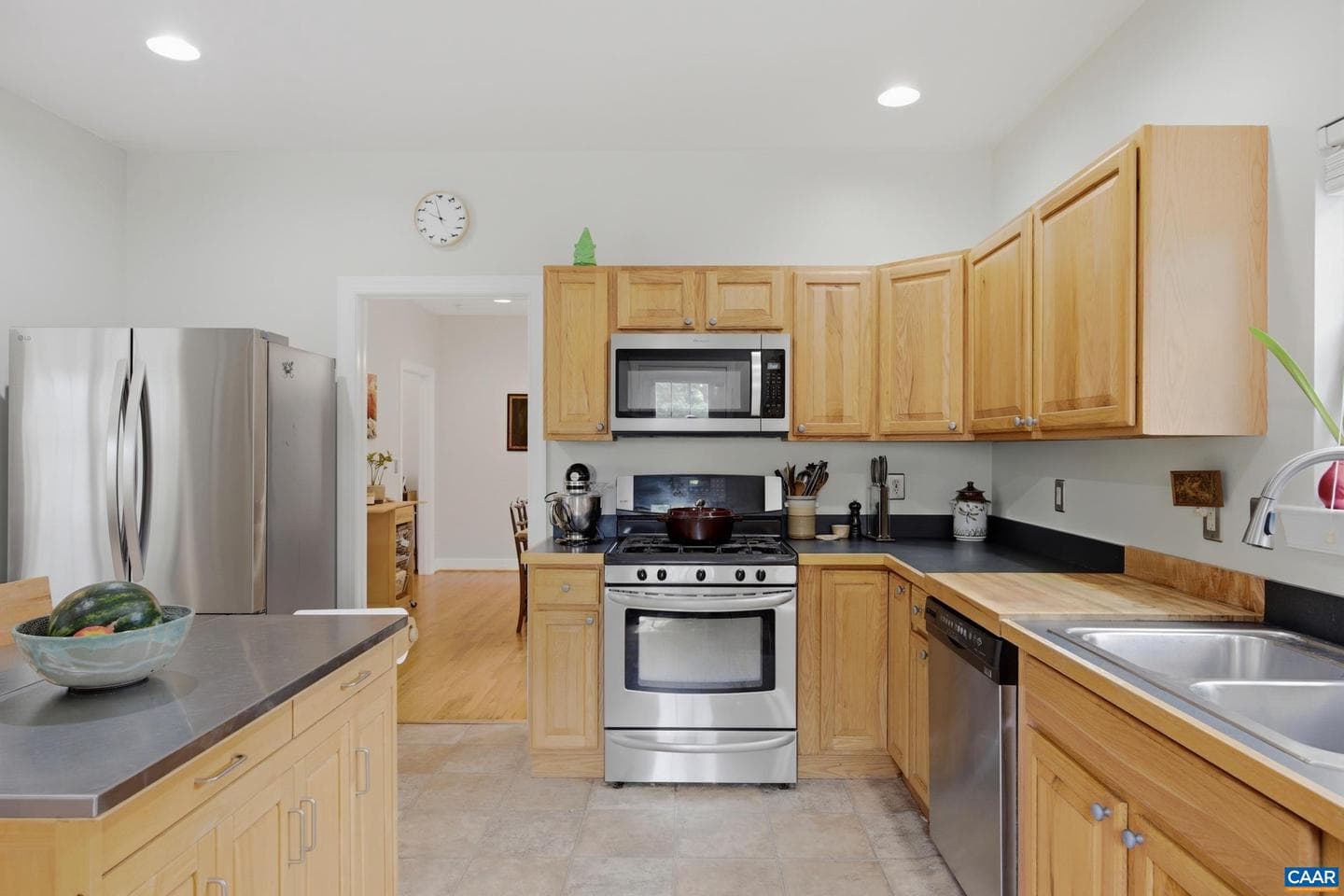 1112 Avon St photo 9