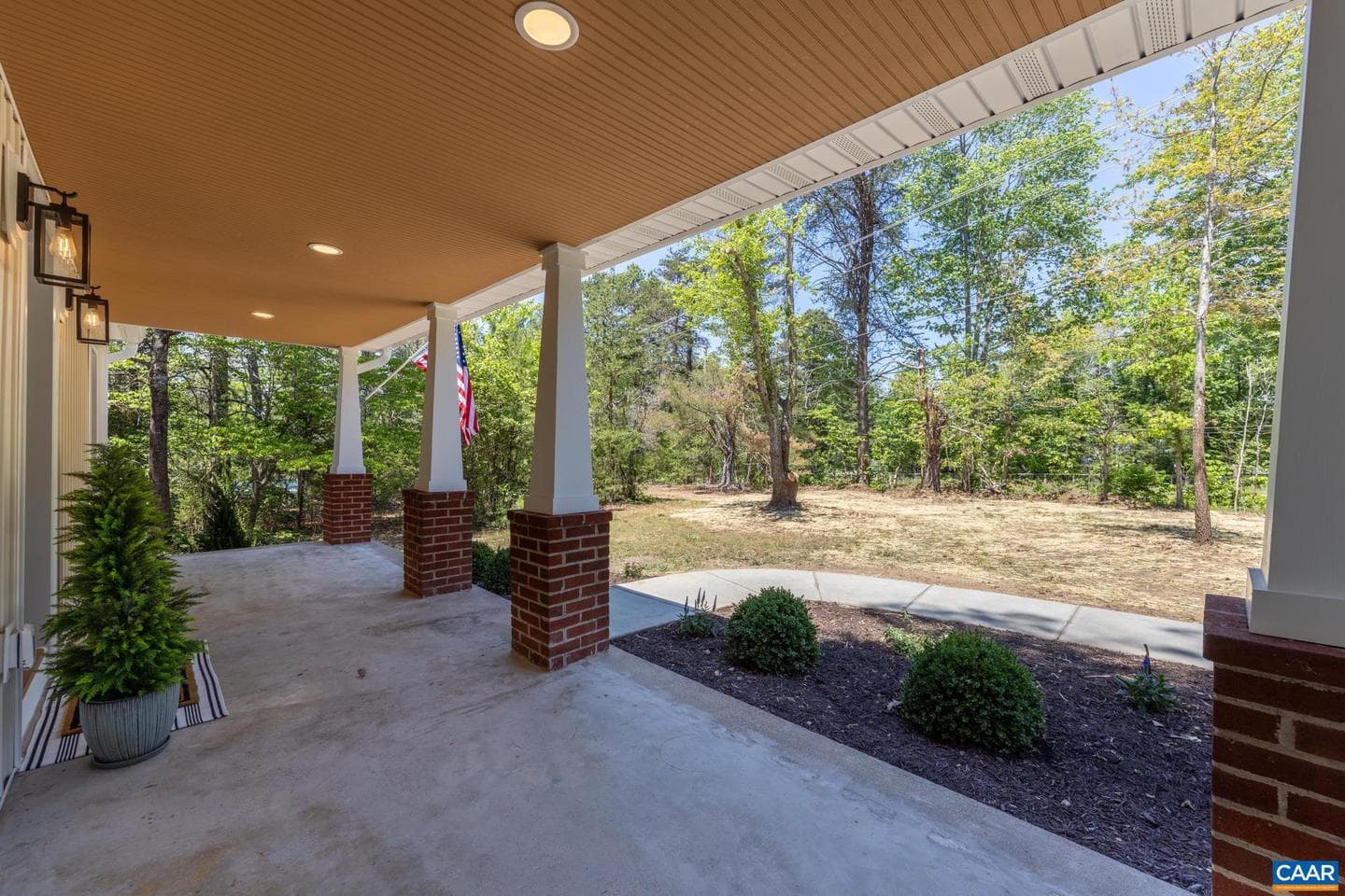 2155 Thomas Jefferson Dr photo 6