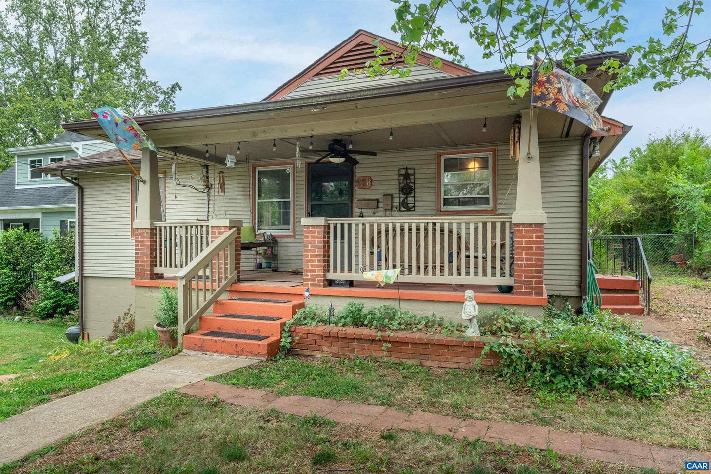908 Rockland Ave