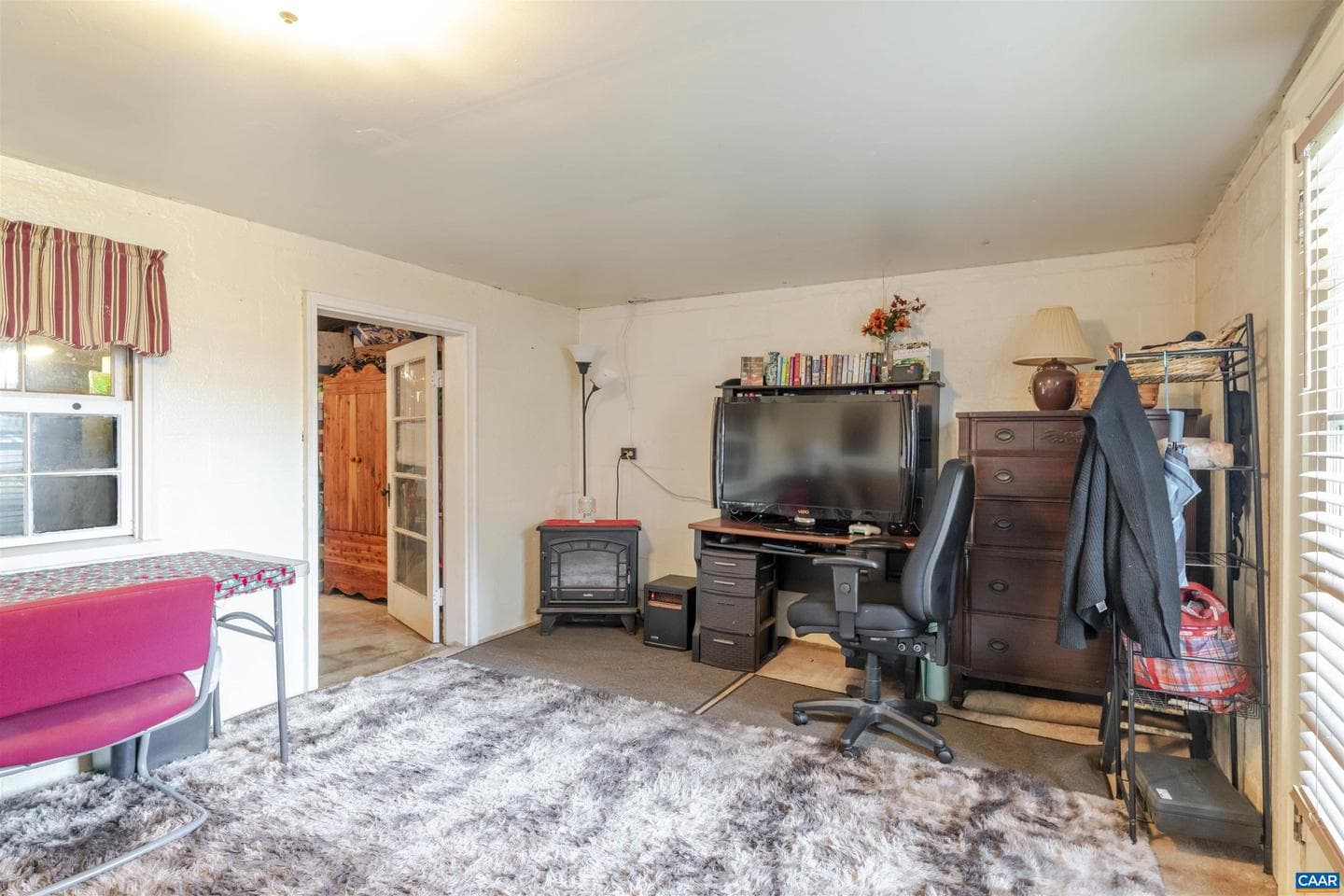 908 Rockland Ave photo 26