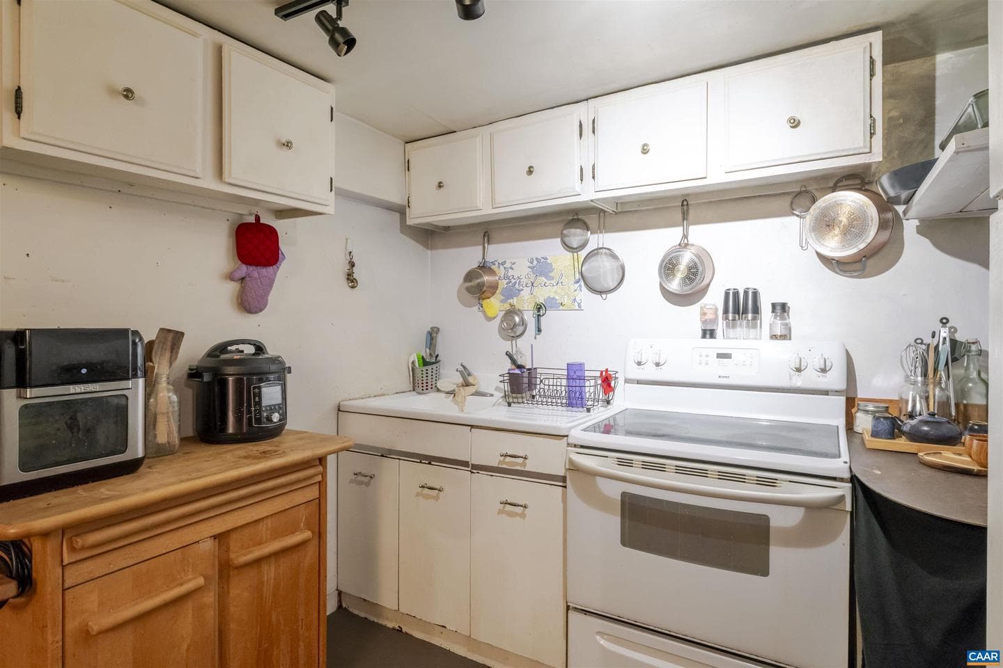 908 Rockland Ave photo 28