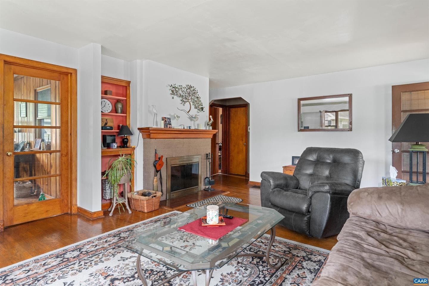 908 Rockland Ave photo 9