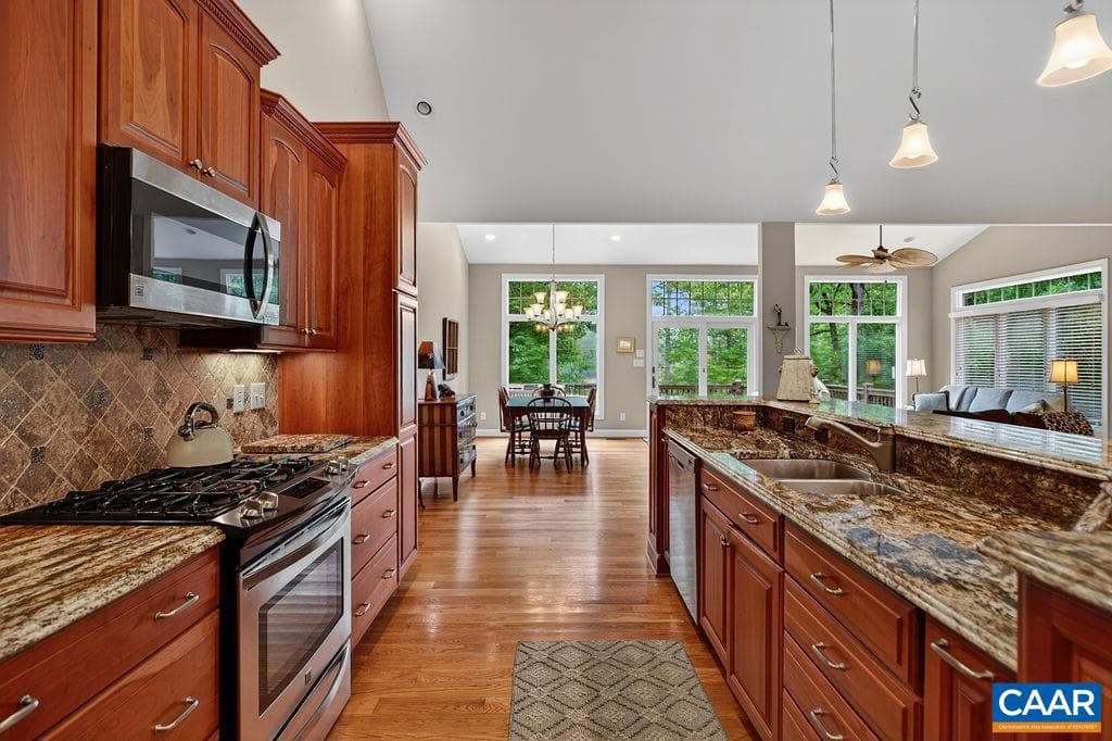 267 Cedar Glen Close photo 25