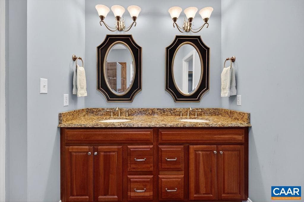 267 Cedar Glen Close photo 43