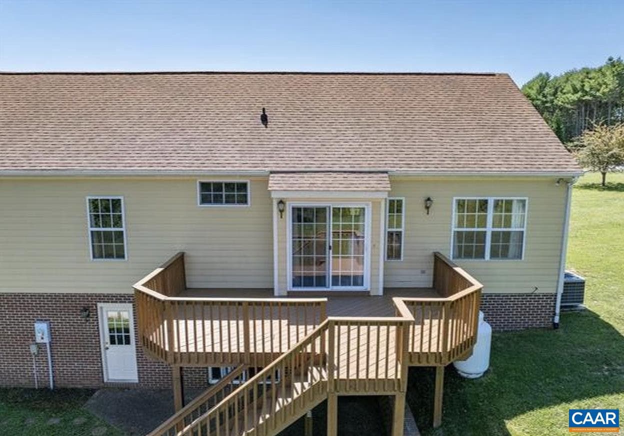 1760 Meadowview Ln photo 16