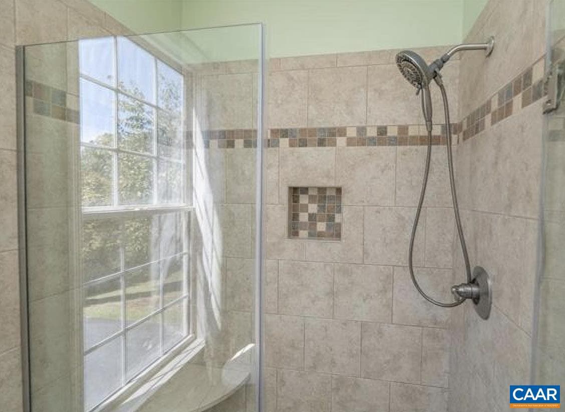1760 Meadowview Ln photo 25
