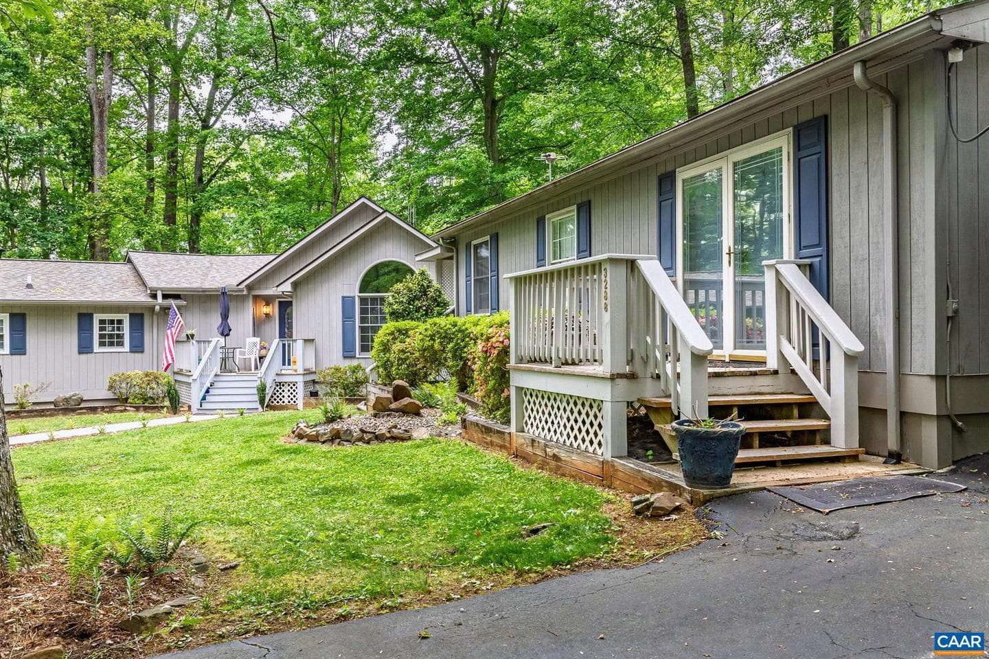 3288 Wooded Acres Ln photo 4