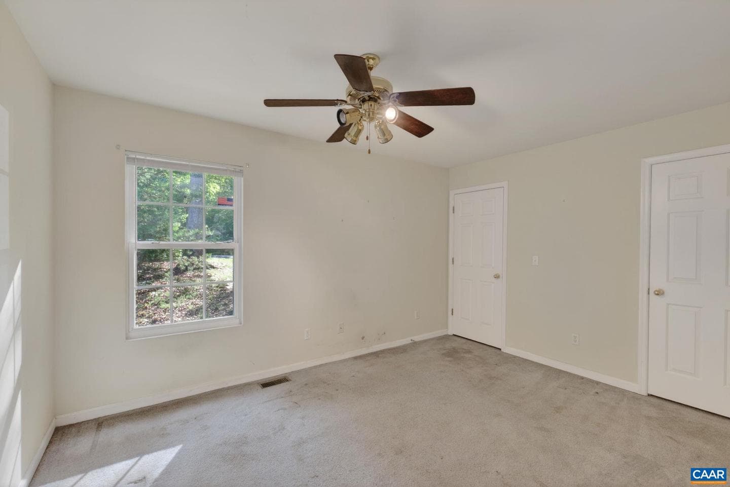 738 Jefferson Dr photo 20