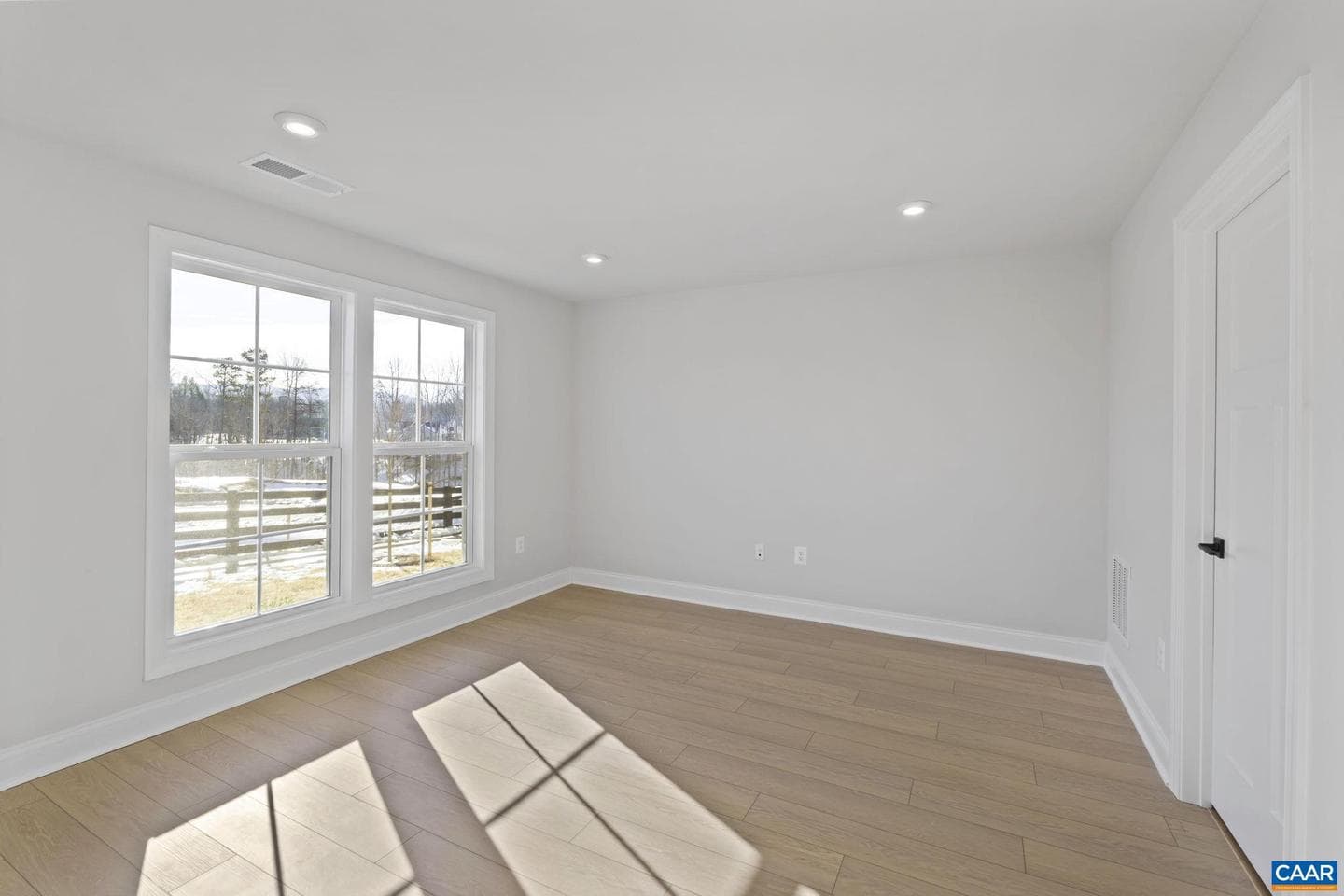3608 Hilah Ln photo 9