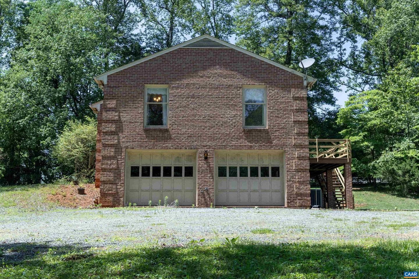 570 Forrest Rd photo 2