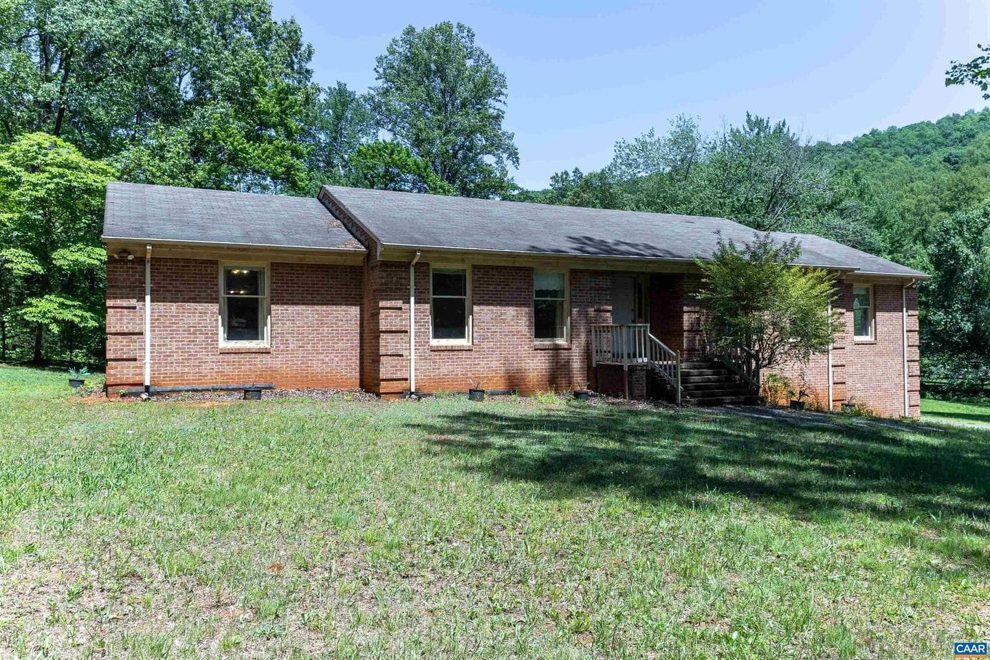 570 Forrest Rd photo 8