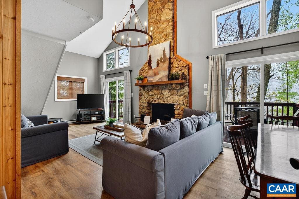 138 Oak Ln photo 12