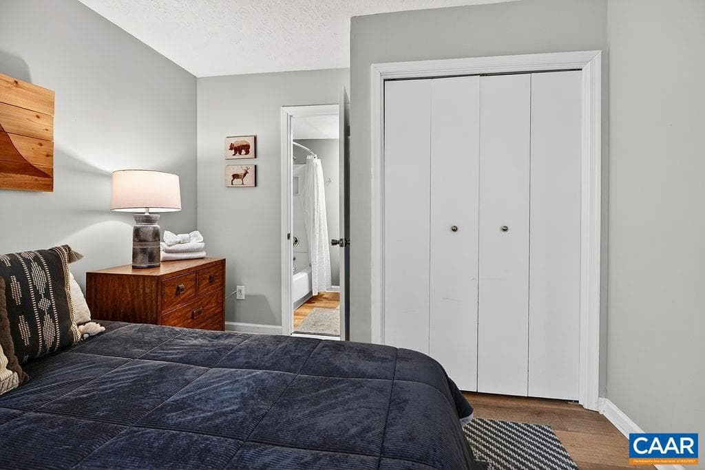138 Oak Ln photo 24