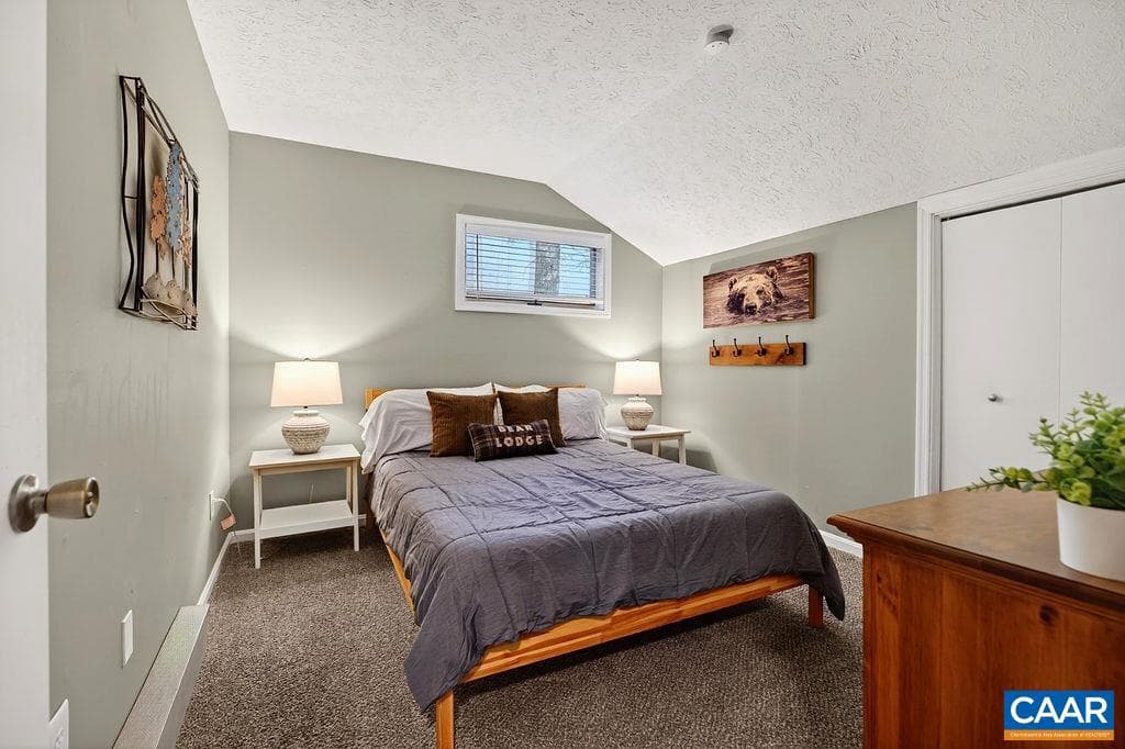 138 Oak Ln photo 33