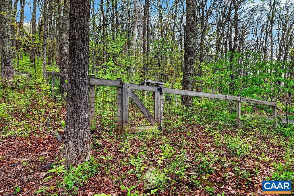 138 Oak Ln photo 38