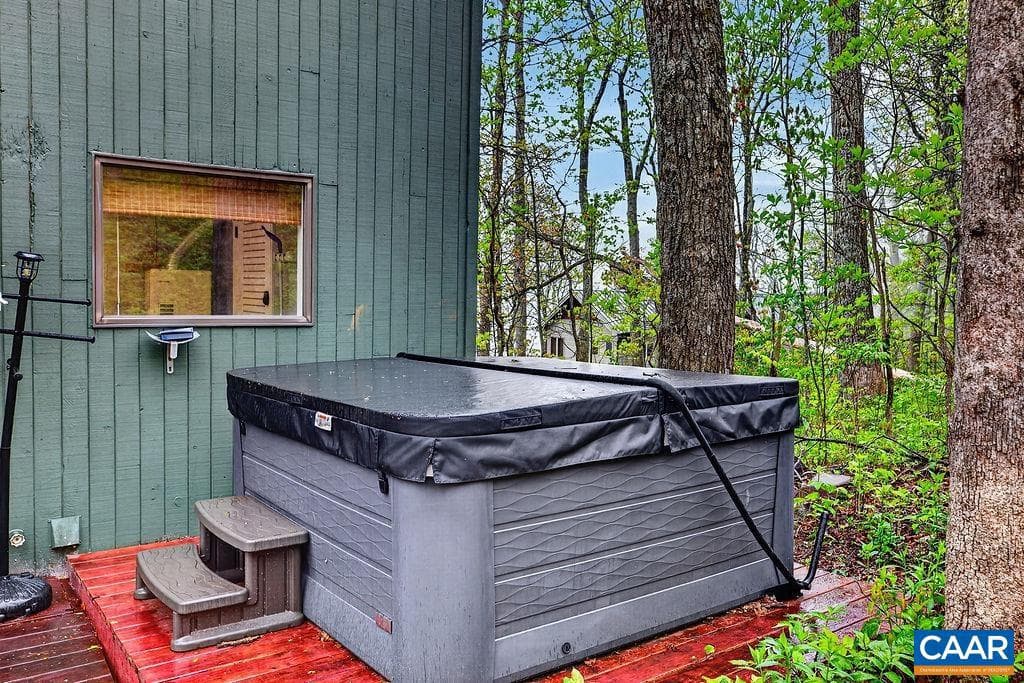 138 Oak Ln photo 7
