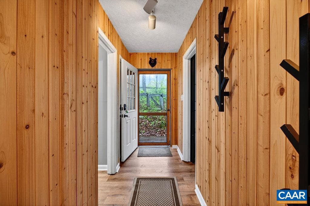 138 Oak Ln photo 8