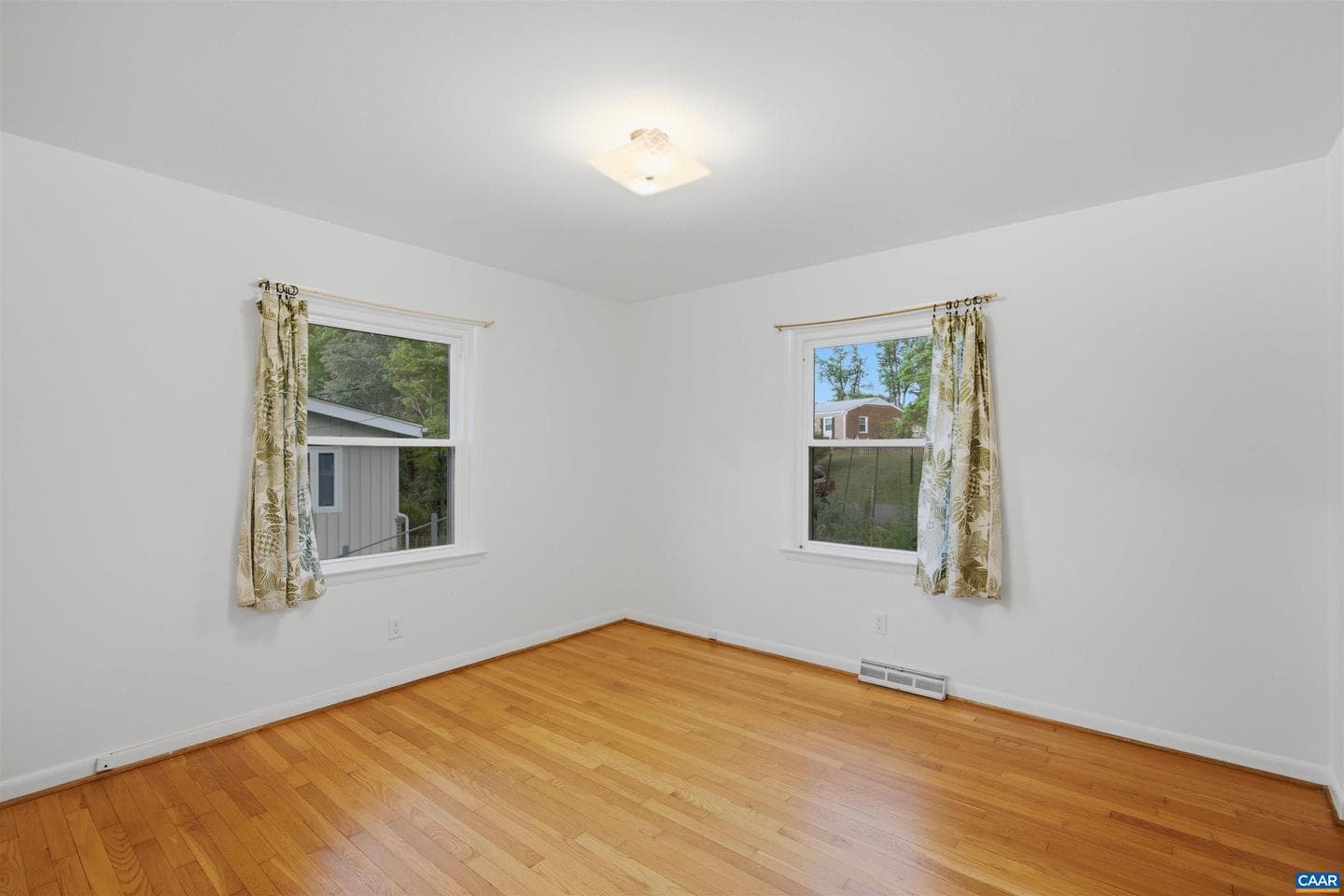 2238 Banbury St photo 13