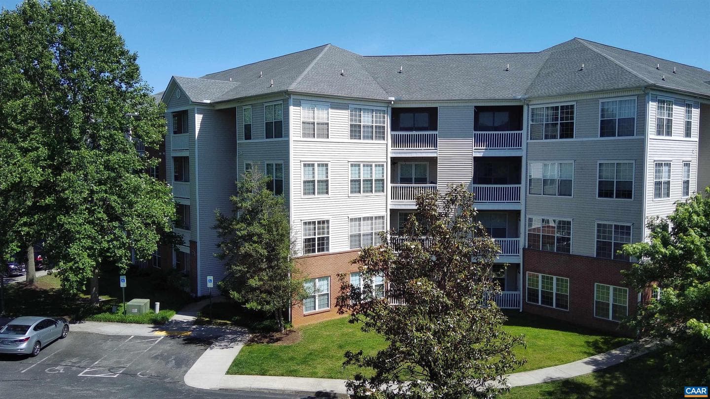 270 Riverbend Dr #1f, Charlottesville