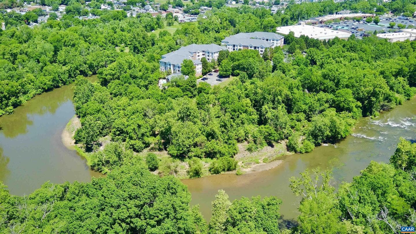 270 Riverbend Dr #1f photo 3