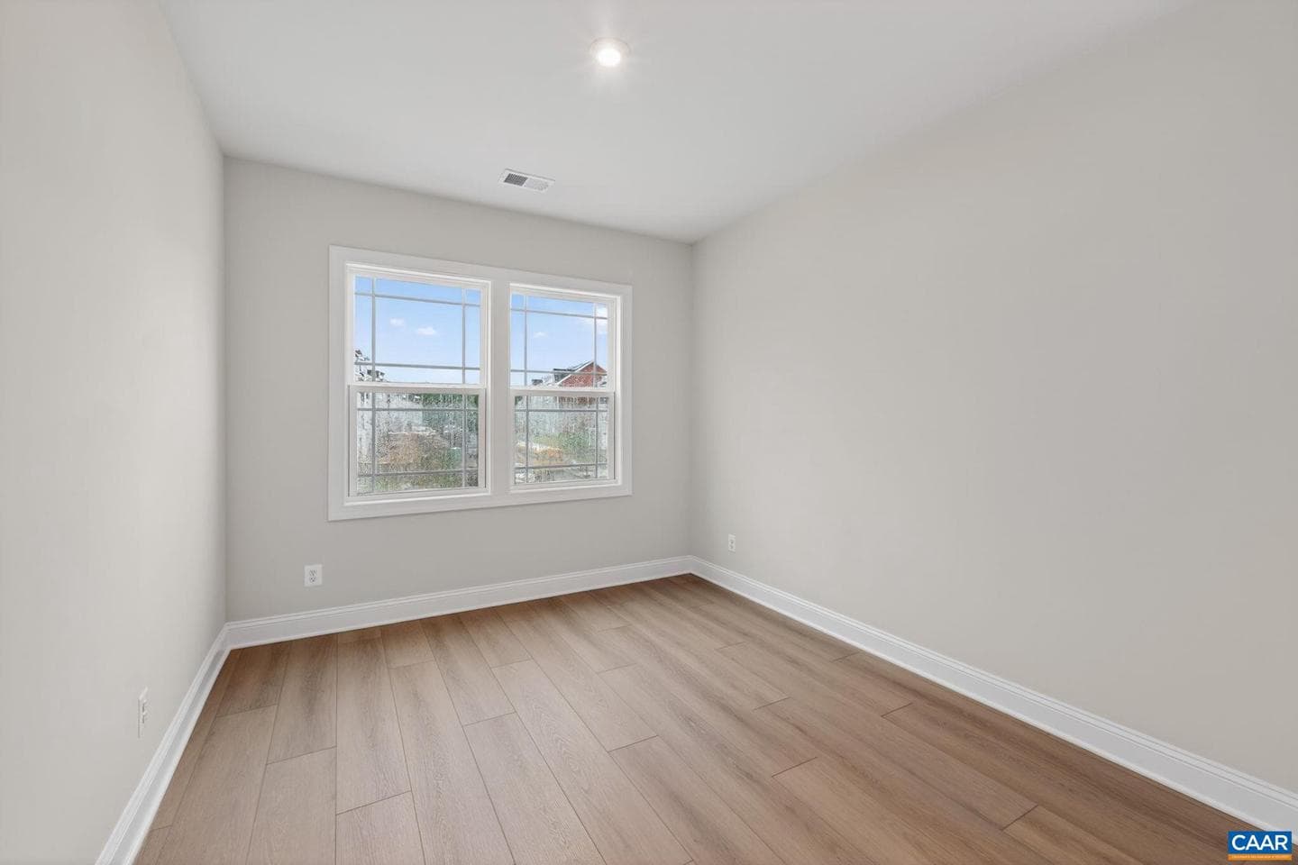1380 Marcella St photo 30
