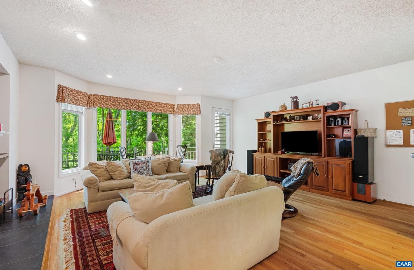 4 Trillium Ln photo 3