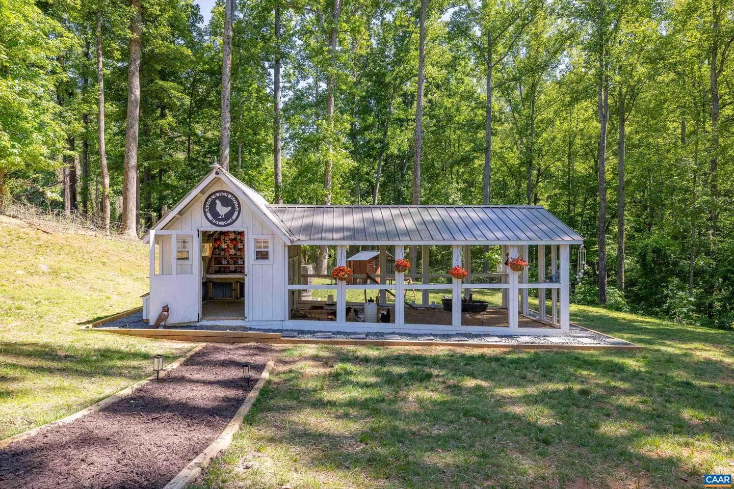 2098 Goodling Rd photo 57