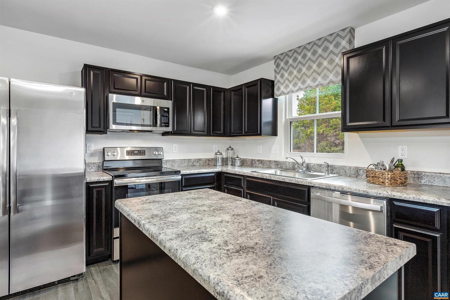 555 Arches Ln, Barboursville
