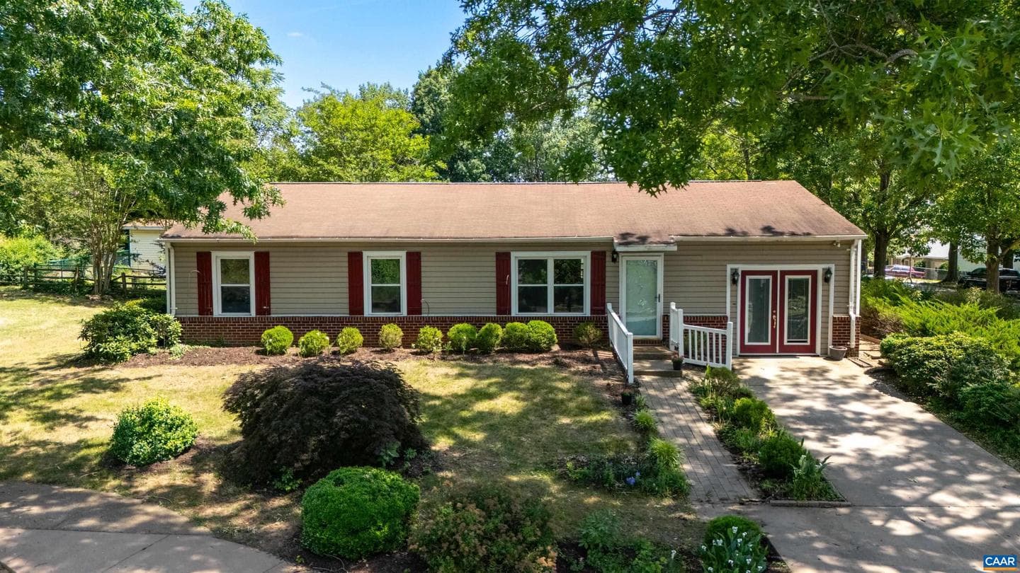 213 Oak St photo 58