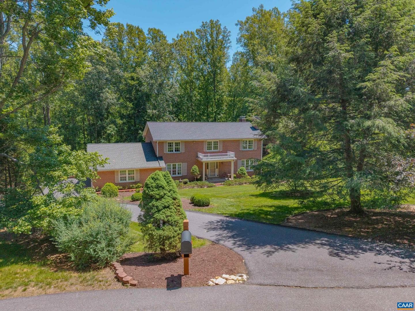 985 Tanglewood Rd, Charlottesville
