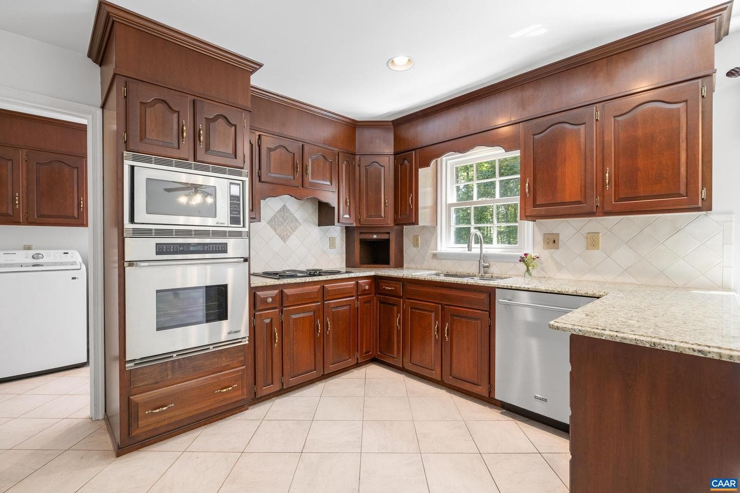 985 Tanglewood Rd photo 22