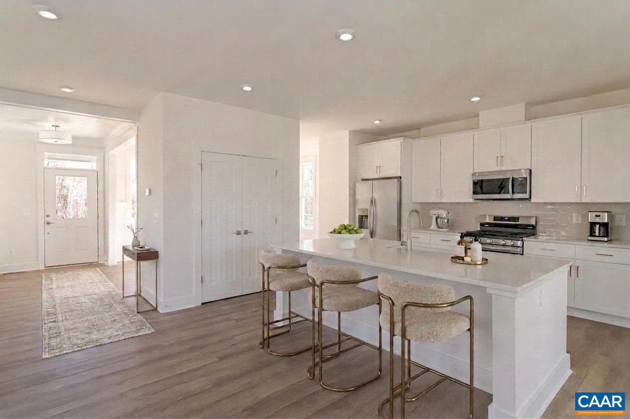 6366 Louisa Rd, Keswick
