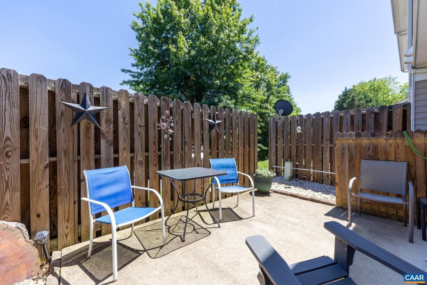 996 River Run Dr photo 14