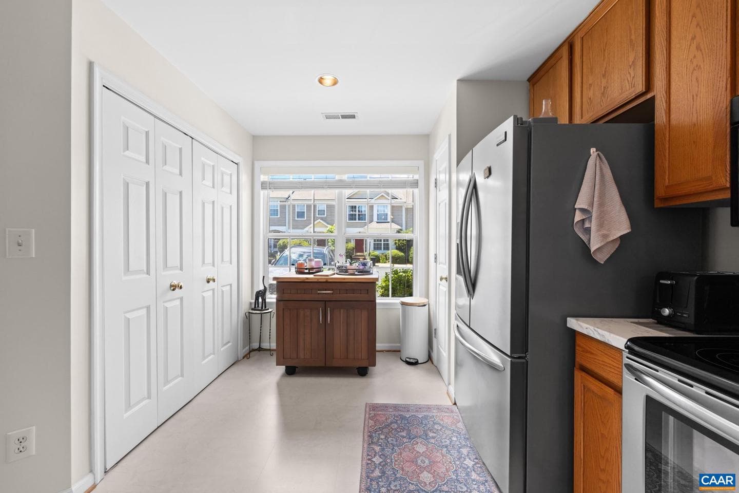 996 River Run Dr photo 8