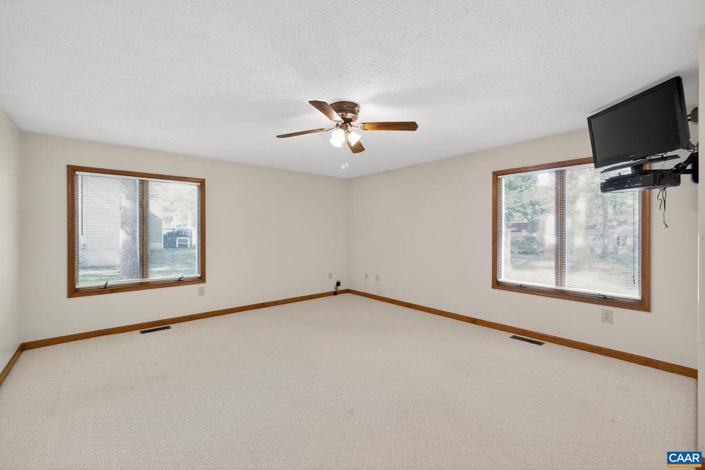345 Cooper Dr photo 15