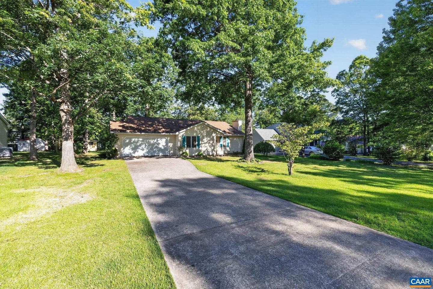 345 Cooper Dr photo 4