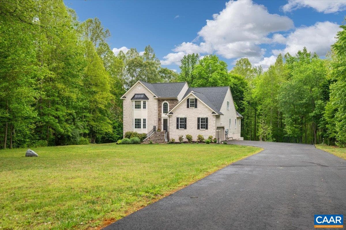 4973 Double Eagle Dr, Louisa