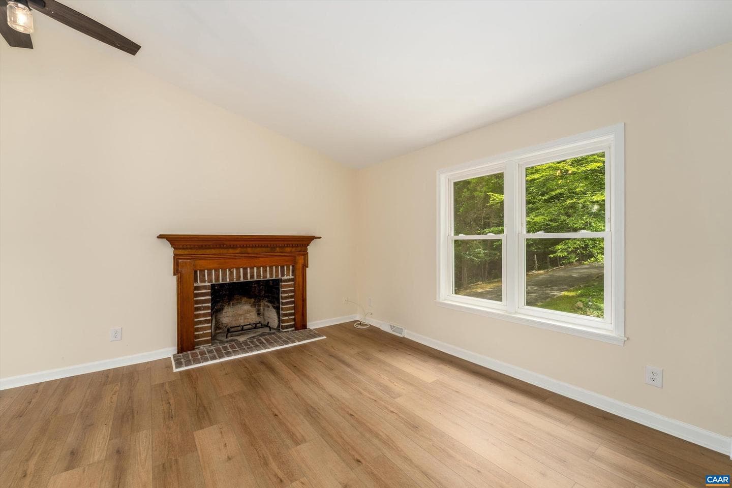 2140 Viburnum Ct photo 13