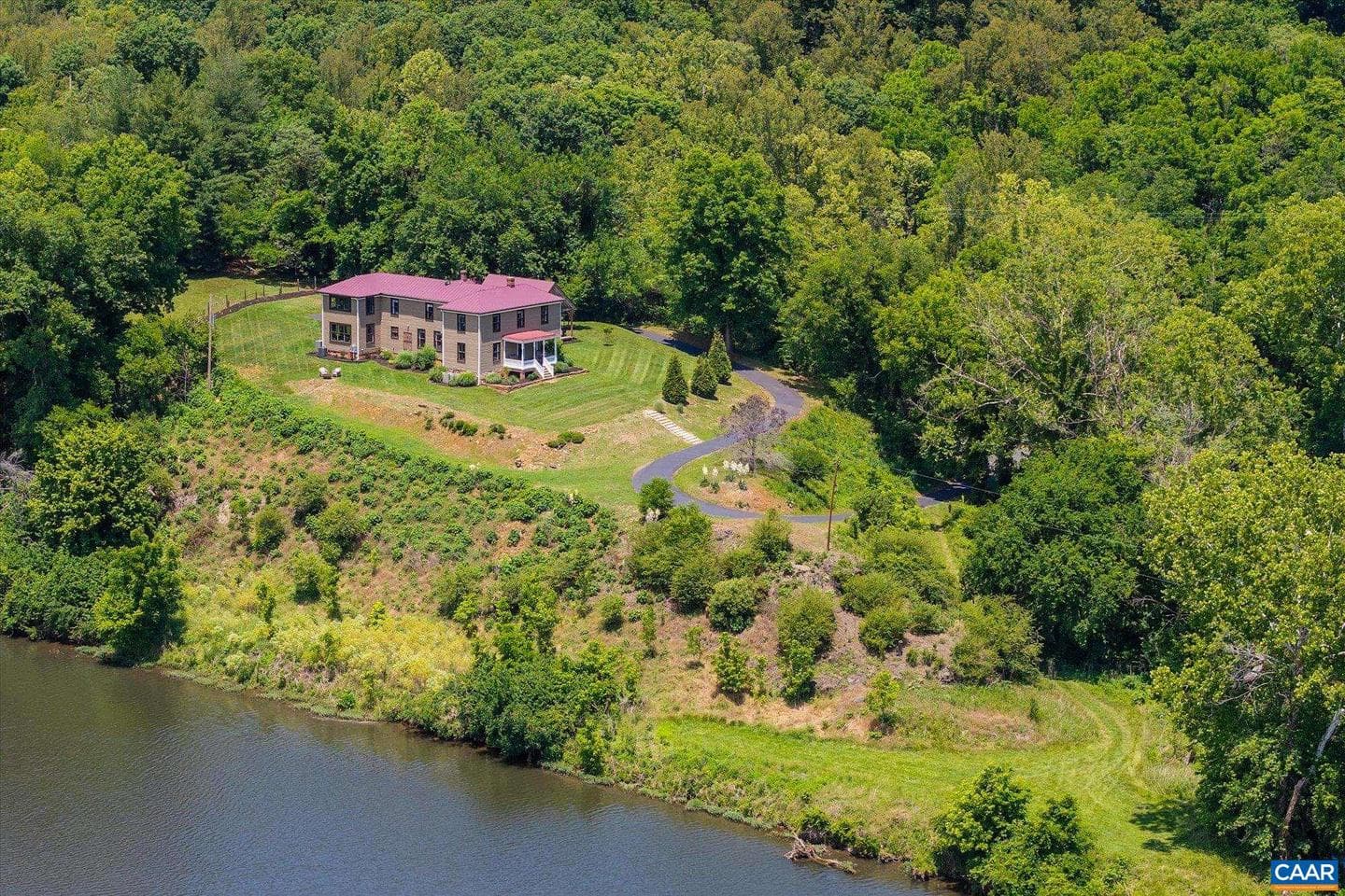 779 River Rd photo 4