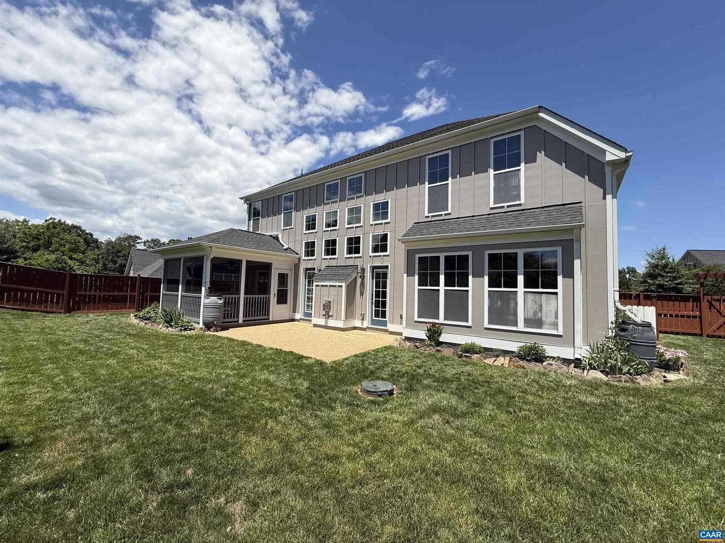 1410 Hillbrook Ct photo 3