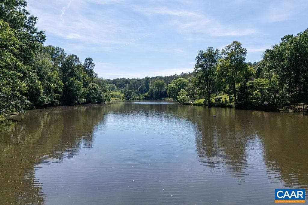 935 Emerson Dr photo 4