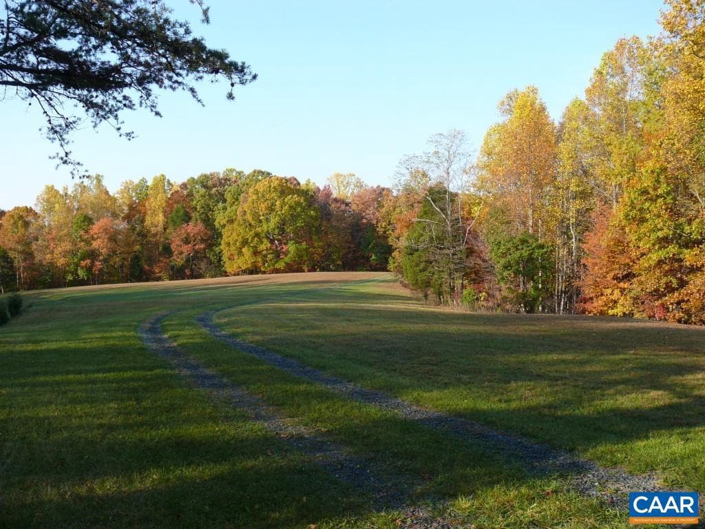 426 Burgess Rd photo 16