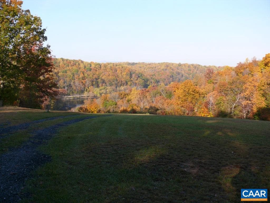 426 Burgess Rd photo 18