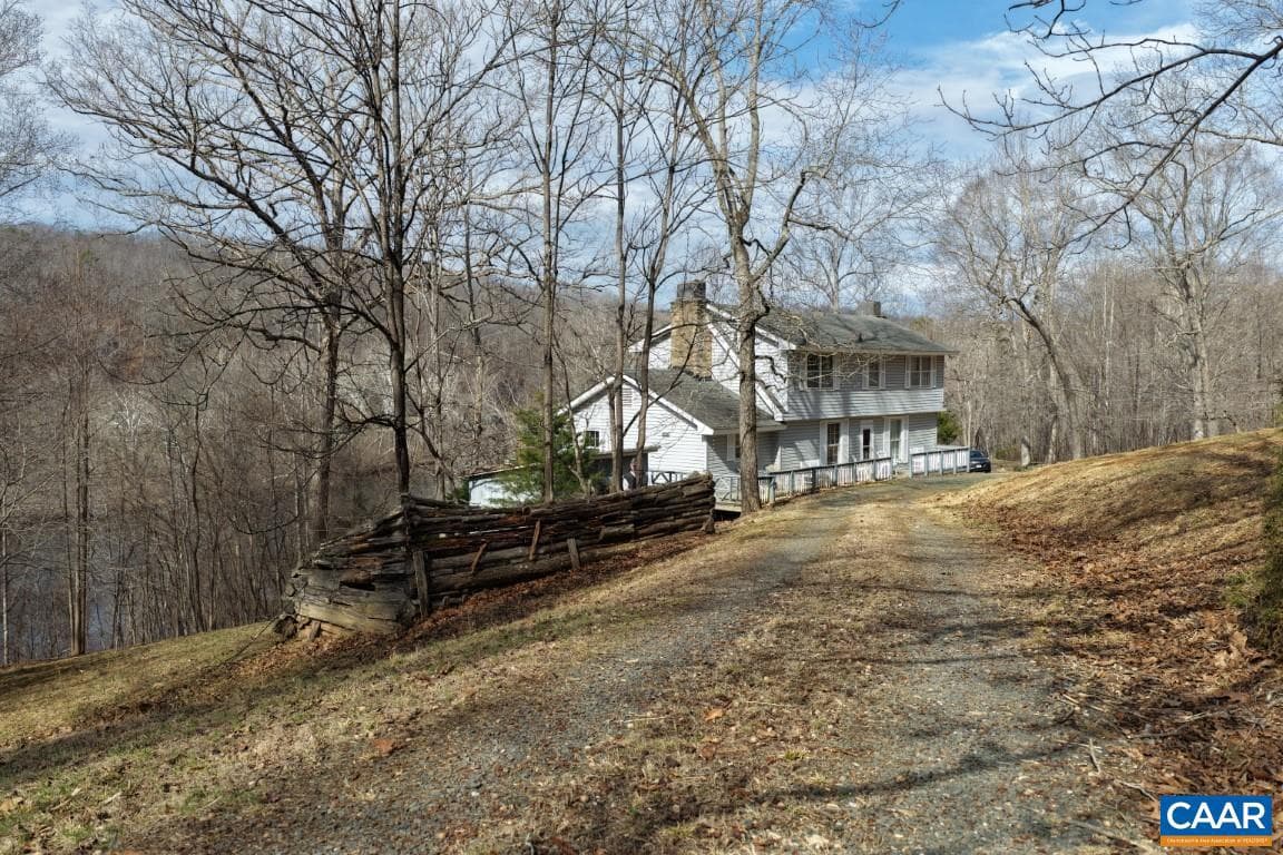 426 Burgess Rd photo 3